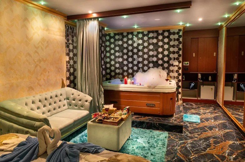 Couple massage suite at Aura Spa Bangalore