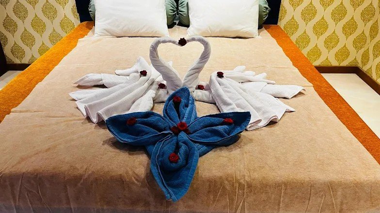 Romantic couple suite interior Aura Spa